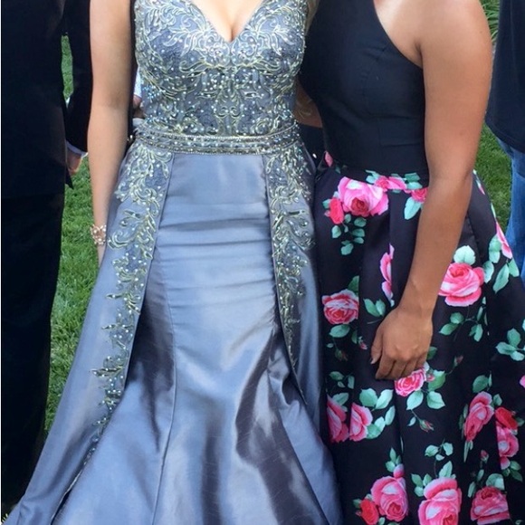 Tony Bowls Evening Gown - Picture 3 of 13